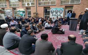 
عاشورا نزاع بین نور و ظلمت است/ وظیفه هیات مذهبی تربیت سرباز برای امام زمان(عج) است