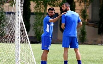  حمله هواداران استقلال به دو بازیکن