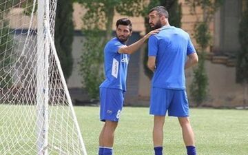  حمله هواداران استقلال به دو بازیکن