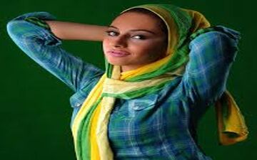 تصویری از تیپ و ژست ترلان پروانه در یک مراسم (عکس)
