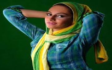 تصویری از تیپ و ژست ترلان پروانه در یک مراسم (عکس)
