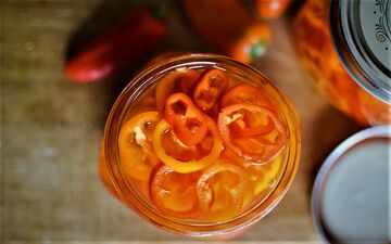 آموزش گام به گام تهیه ترشی فلفل دلمه ای به سبک و سیاق آشپز روسی (ویدئو)