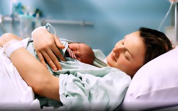 حضور همسر هنگام زایمان؛ حمایت یا دردسر؟