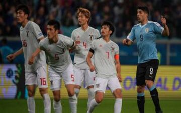  اروگوئه 2- 2ژاپن؛ توقف آسیایی‌ها با جنجال داوری