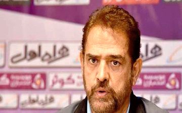 فیروز کریمی از تراکتور جدا شد
