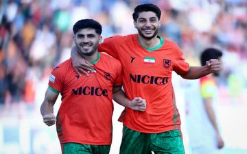 تقدیر مس رفسنجان از ستاره پرسپولیس(عکس)
