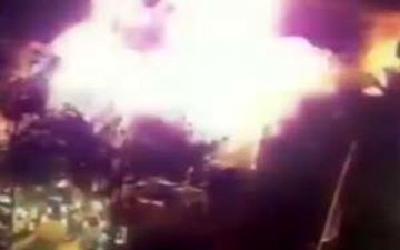 لحظه انفجار یک خودرو در بغداد با بیش از چهل کشته و زخمی + فیلم