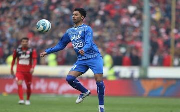 پرسپولیس منتظر پاسخ نهایی هافبک استقلال 