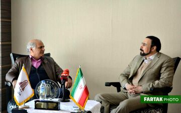 گفتگو اختصاصی فرتاک‌نیوز با  دکتر نادر نوروزی به روایت تصویر

