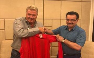 سرمربی سرخپوشان تیتر یک رسانه‌های ولز