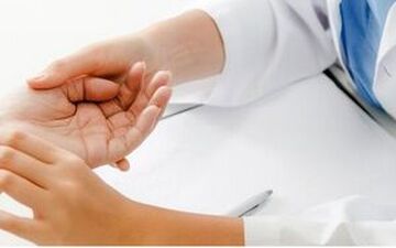 تغییری در کف دست ها که نشانه بیماری کبدی است


