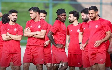 داورها مقابل پرسپولیس هر طور بخواهند سوت می‌زنند/ رضاییان در فولاد هم هیچی نمی‌شود 