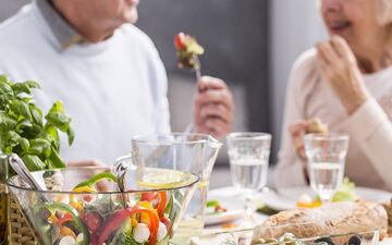 غذاهایی که در تابستان نباید بخورید