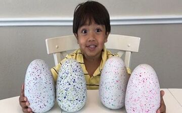 درآمد میلیونی عجیب یک کودک از فضای مجازی