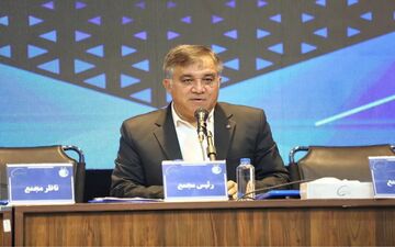 تاجرنیا: رئیس‌جمهور برای واگذاری استقلال به بخش خصوصی آمادگی دارد