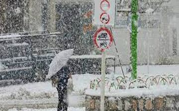 کولاک برف و وزش باد شدید غرب و شرق اصفهان را فرامی‌گیرد