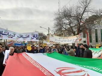 حضور گسترده اصناف، بازاریان و بسیج اصناف کرمانشاه در راهپیمایی 9 دی به روایت تصویر