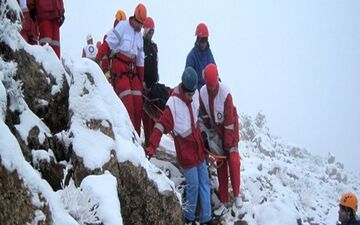 سه کوهنورد مفقود شده پس از ۱۵ ساعت در ارتفاعات لواسانات پیدا شدند