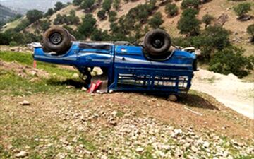 سقوط نیسان به دره با 22 سرنشین!