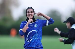 فیلم| هاجر دباغ برای دربی خط‌ونشان کشید؛ استقلال باید پرسپولیس را ببرد!