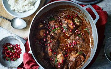 طرز تهیه خورش فسنجان مجلسی با طعمی به یادماندنی + ویدئو
