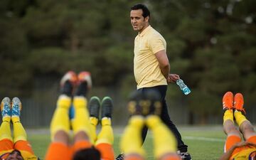جادوگر رسماً از نفت شکایت کرد/ کریمی۴۴ میلیون به حساب فدراسیون فوتبال واریز کرد
