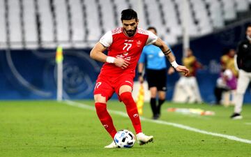 سعید آقایی مقابل ماشین سازی محروم نیست