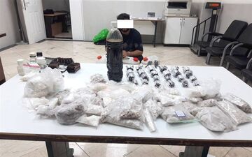 دستگیری عطاری که مواد مخدر می‌فروخت