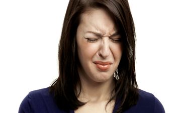 چگونه از شر تلخی دهان خلاص شویم؟