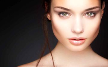 پنج تمرین ساده و مفید برای تغییر شکل خط فک به روش طبیعی و بدون جراحی
