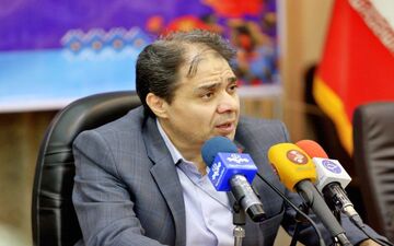 تا ۲ ـ ۳ ماه آینده مشکلی در حوزه تامین دارو نداریم/ بیمه رایگان حذف نمی‌شود