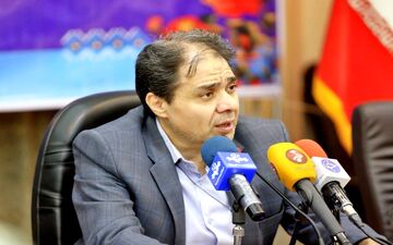 تا ۲ ـ ۳ ماه آینده مشکلی در حوزه تامین دارو نداریم/ بیمه رایگان حذف نمی‌شود