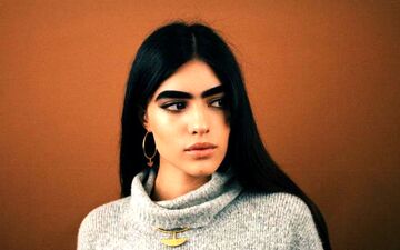 حمله کاربران اینترنتی به دختر مدلینگ 17 ساله با ابروهای جنجالی + عکس ها