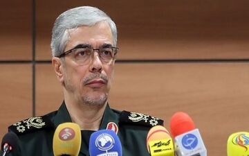 سرلشکر باقری: جامعه بی‌بهره از ایثار و شهادت، جامعه‌ای بی‌روح و رو به زوال است