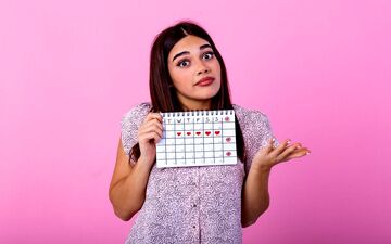 دلایل تاخیر یا پریود نشدن خانم‌ها| علائم آمنوره را بدانید