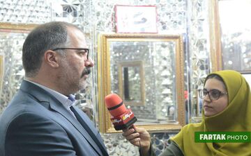 

دست تمام کسانی که در بزرگذاشت بزرگان ما را یاری کنند را می فشاریم