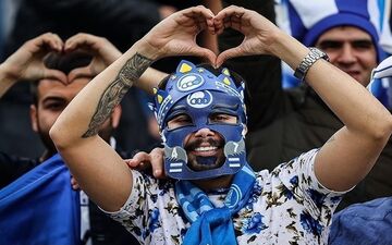  شعارهای تند هواداران استقلال علیه وزیر ورزش، فتحی و شکوری!