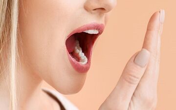 ۱۸ روش برای رفع بوی بد دهان
