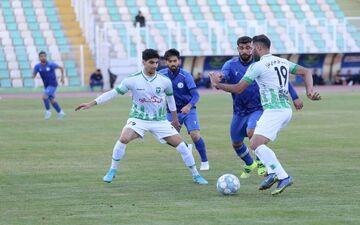 جدال خرم آبادی ها برابر گربه سیاه