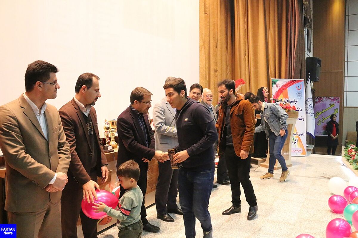 مراسم تجلیل از قهرمانان و مقام‌آوران ورزشی دانشگاه رازی + تصاویر