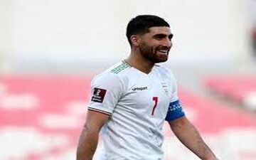 برخورد غیرطبیعی جهانبخش و بازیکن رقیب/ خنده بازیکن قرقیزستان با تماشای صحنه غیرمنتظره