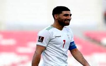 برخورد غیرطبیعی جهانبخش و بازیکن رقیب/ خنده بازیکن قرقیزستان با تماشای صحنه غیرمنتظره