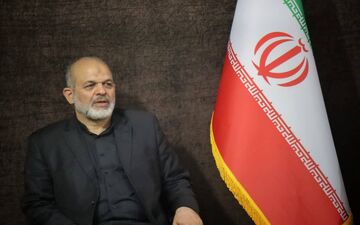 

وزیر کشور: توفیق دائمی مردم استان سمنان ،پذیرایی از زوار امام رضا است



