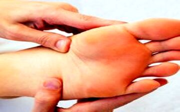 علت گزگز و درد کف پا