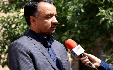 جابجایی دکل های برق از محوطه گردشگری آب پخش کن سمنان