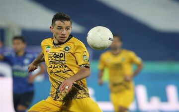 مانع بزرگ پیوستن ستاره سپاهان به پرسپولیس / فرشاد فکرش هم نمی‌کرد! 