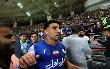 قلم قرمز نکونام روی نام یک بازیکن استقلال/ محبوب ساپینتو در انتظار جلسه با مدیران
