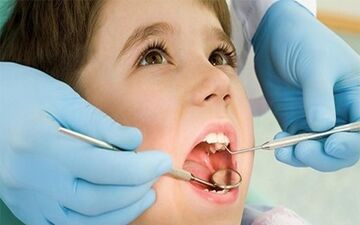 راهکارهای طبیعی برای حفظ سلامت دندان‌ها و لثه‌ها