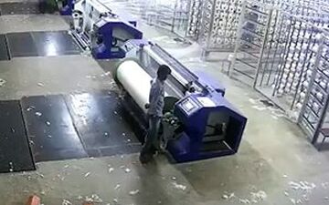 حادثه‌ای دلخراش برای یک کارگر به دلیل خواب آلودگی + فیلم 