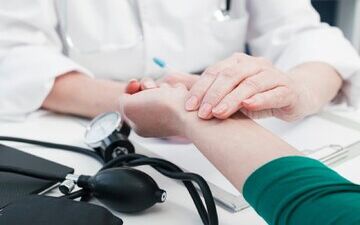 کنترل فشار خون با توصیه‌های طب ایرانی

